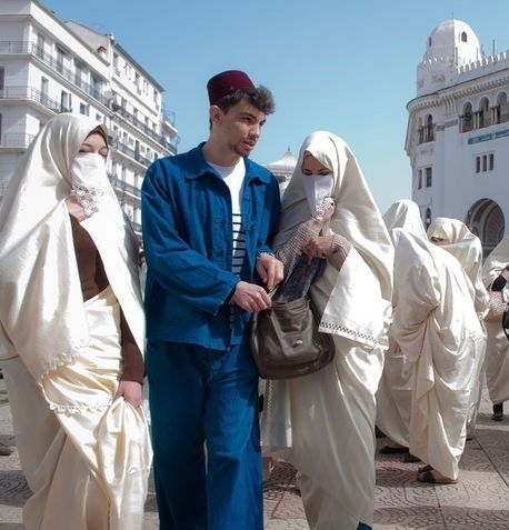https://appetizing-luck-832547804a.media.strapiapp.com/60_153342_algerian_costume_hayek_3_2694694969.jpeg